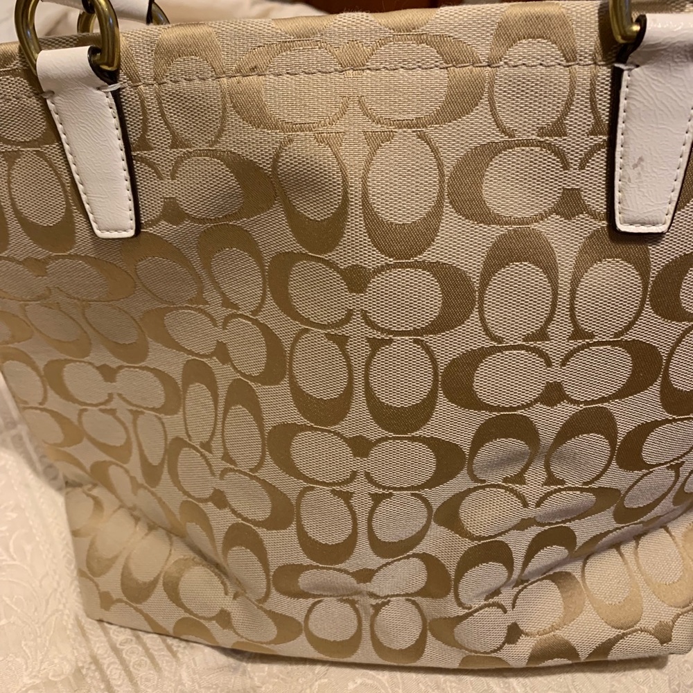 Coach - Picture 2 of 5